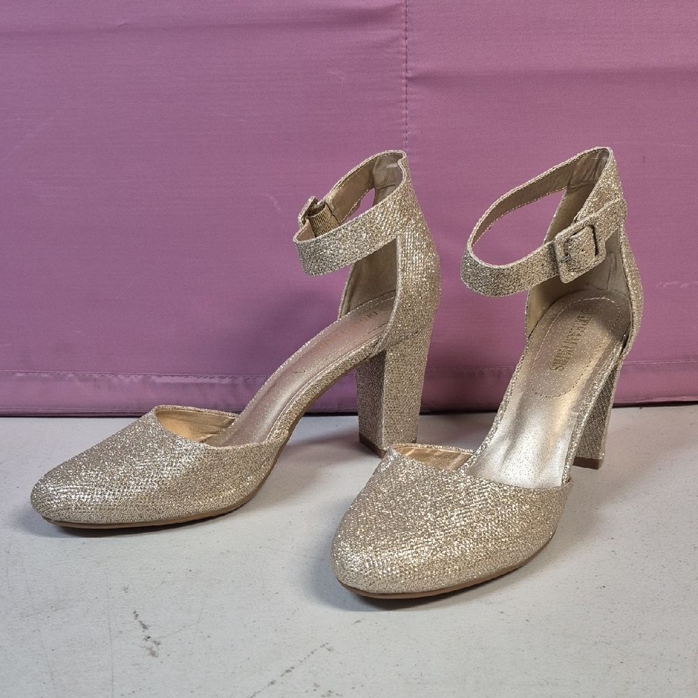 Dream Pairs Size 11 Gold Metallic Heels With Ankle Strap - New